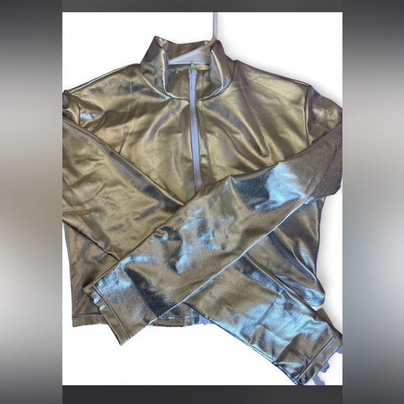 NEW! WITH TAGS! Metallic Crop Top - Picture 5 of 8